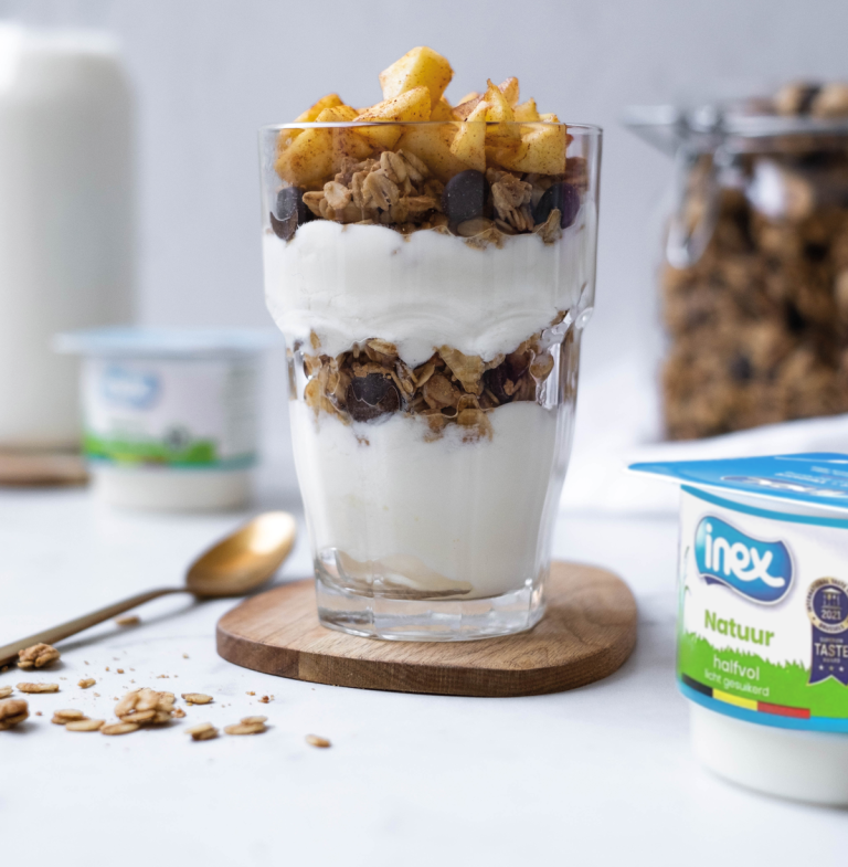 Yoghurt met pindakaas granola