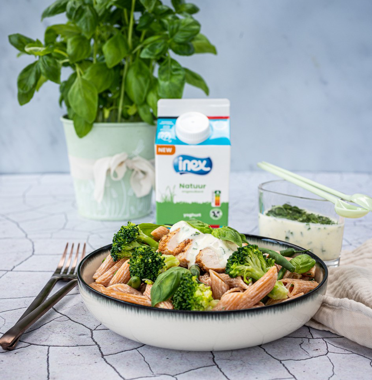 Salade d'été, vinaigrette au yaourt Inex